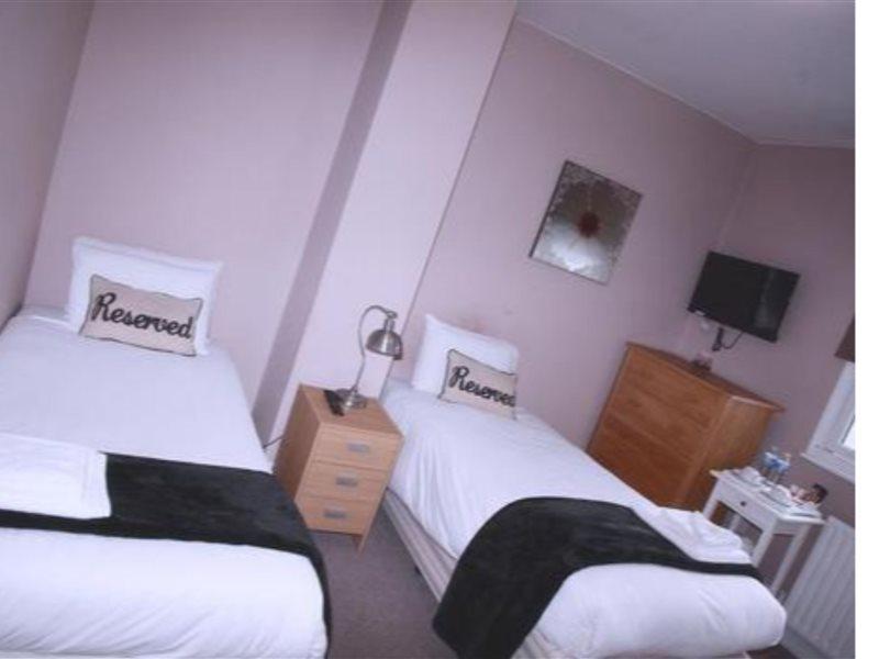 Hampton Court Hotel East Molesey Exterior photo